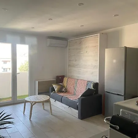 T1 Neuf Balcon 700 M De La Parking Wifi Draps *