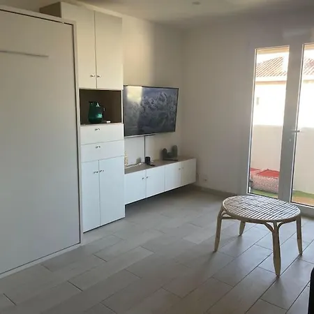 T1 Neuf Balcon 700 M De La Parking Wifi Draps